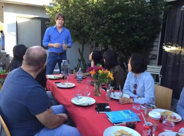 一直被視為酒店業(yè)威脅的Airbnb，它的野心可不止于此