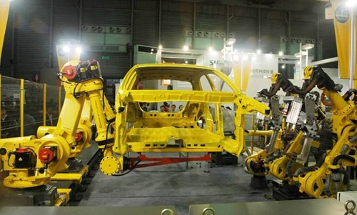 工業(yè)機(jī)器人應(yīng)用尚未普及 國(guó)產(chǎn)替代化之路任重道遠(yuǎn)