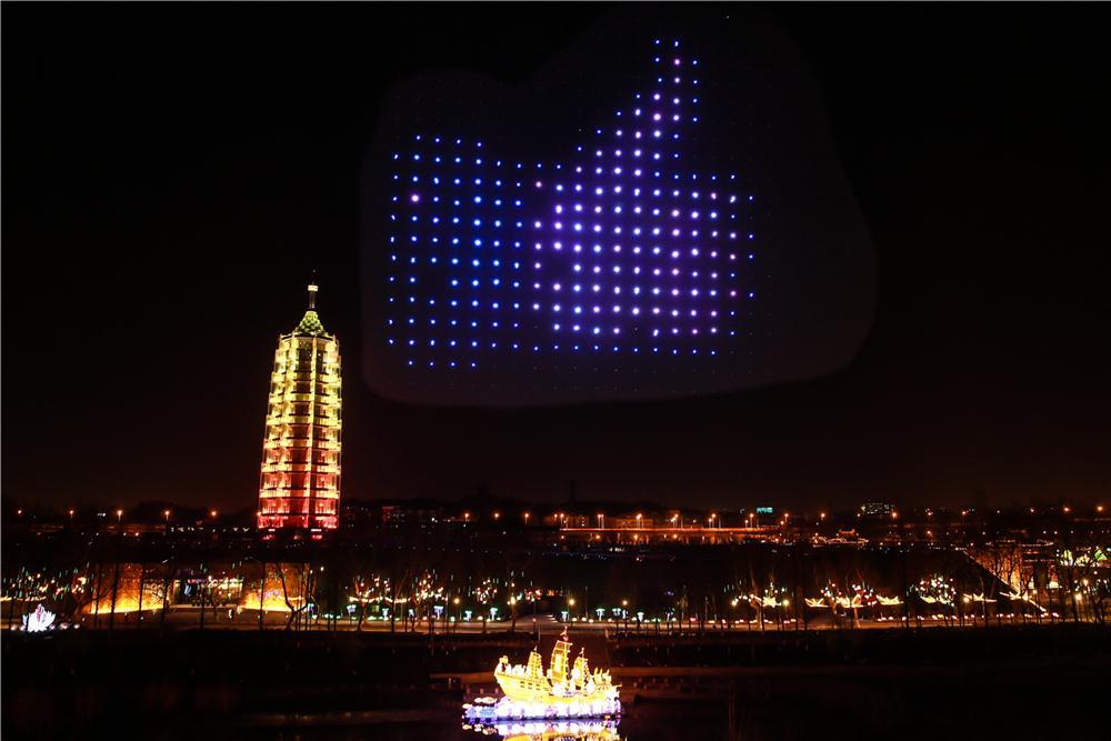 江蘇衛(wèi)視打造無(wú)人機(jī)燈光秀_宇辰網(wǎng)_讓世界讀懂無(wú)人機(jī)_全球?qū)I(yè)無(wú)人機(jī)服務(wù)資訊平臺(tái)