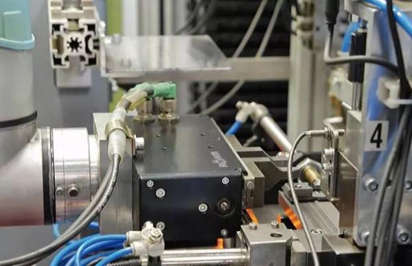 人機(jī)協(xié)作時(shí)代新要求:電動(dòng)夾具 人機(jī)協(xié)作時(shí)代新要求:電動(dòng)夾具