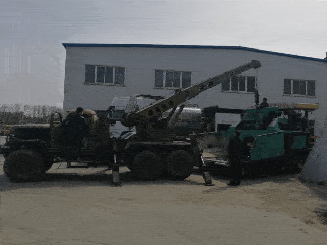 【流金歲月】新中國(guó)第—臺(tái)5噸汽車(chē)起重機(jī)在這里誕生 